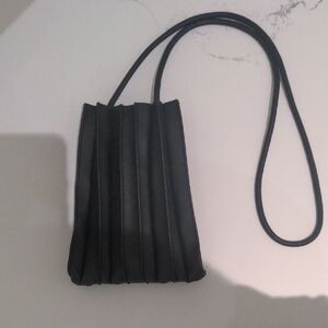 Elegant Black Pleated Women's Bag